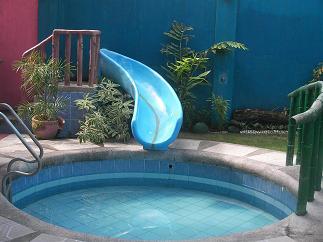 Rent The Pink Shoppe Resort in Los Banos