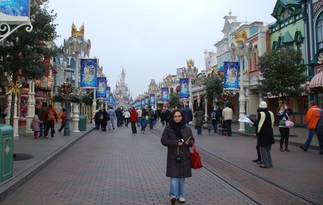 The Avenue to Disney's Fairy Tale Castle