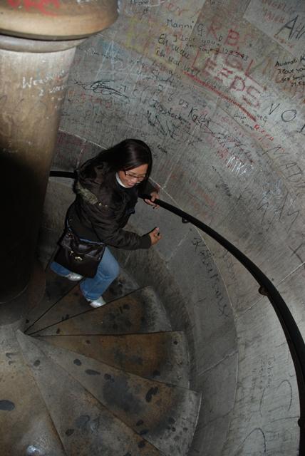 this spiral stair was a bit of a challenge to me...I was getting dizzy at times...