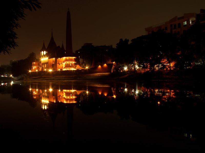 Dhanmondi Lake