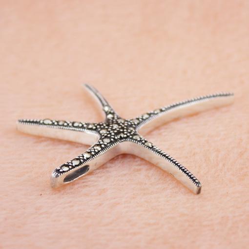 Photo by yalingjewelry